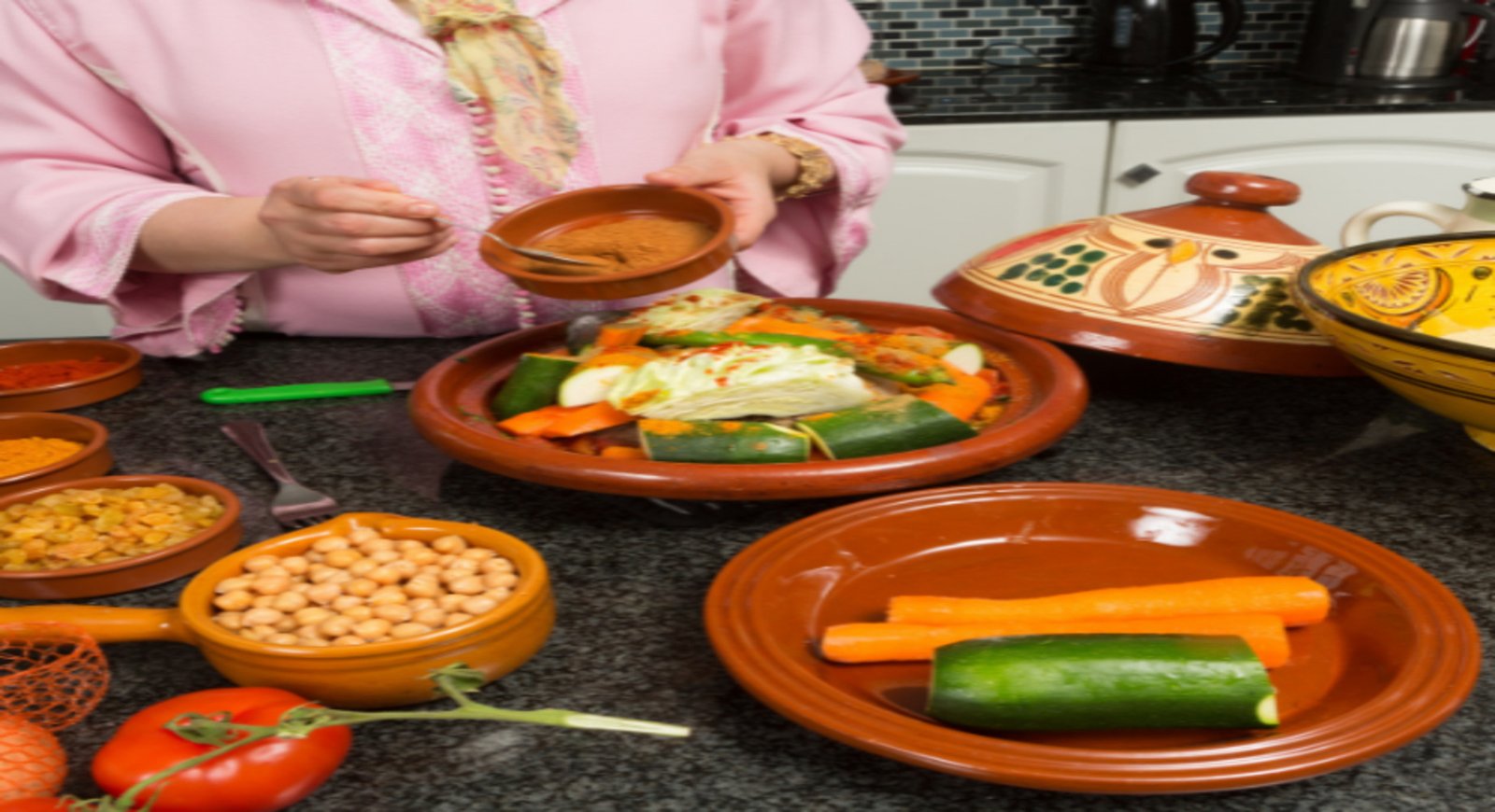 HE HISTORY OF MOROCCAN FOOD